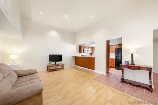 Photo #4: 230024425 Listing