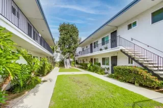 Photo #4: 230024426 Listing