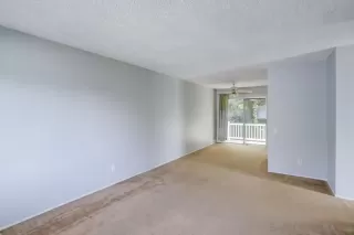 Photo #6: 230024426 Listing