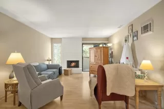 Photo #2: 230024427 Listing 