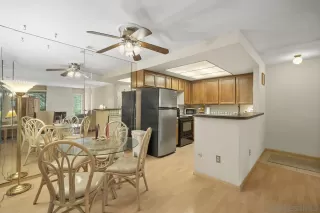 Photo #4: 230024427 Listing 