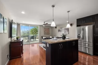 Photo #5: 230024438 Listing