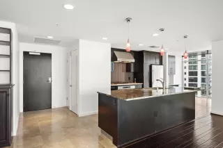 Photo #4: 240000179 Listing