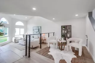 Photo #2: 240000275 Listing 