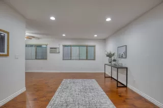 Photo #3: 240000361 Listing 