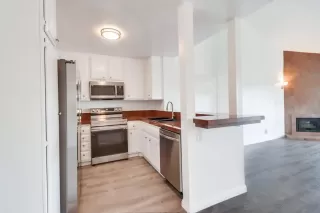 Photo #1: 240000363 Listing