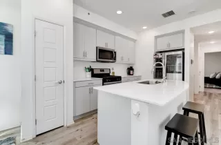 Photo #4: 240000427 Listing