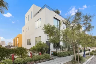 More Details about MLS # 240000430 : 551 HAWTHORN ST