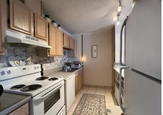 Photo #5: 240000449 Listing