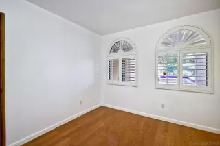 Photo #5: 240000600 Listing 