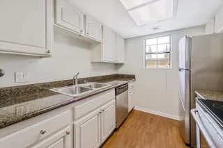 Photo #4: 240000629 Listing