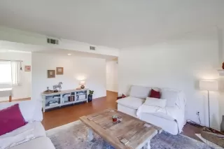 Photo #3: 240000662 Listing