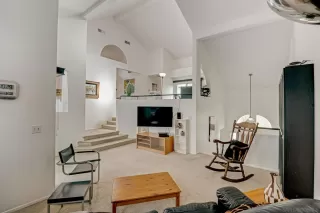 Photo #5: 240000676 Listing