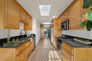 Photo #5: 240000744 Listing