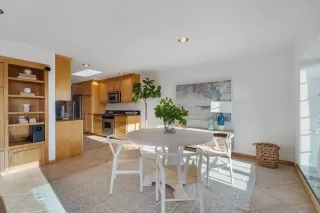 Photo #6: 240000744 Listing