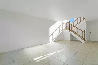 Photo #5: 240000766 Listing