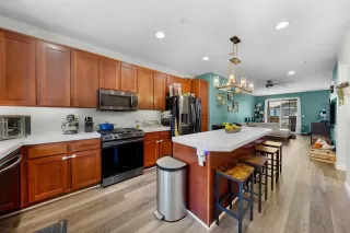 Photo #2: 240000842 Listing