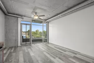 Photo #2: 240001093 Listing