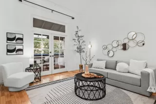 Photo #1: 240001172 Listing 