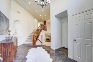 Photo #2: 240001181 Listing