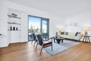 Photo #3: 240001196 Listing