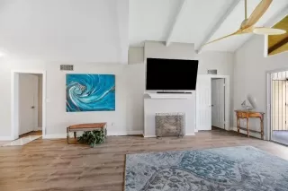 Photo #2: 240001313 Listing