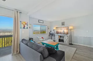 Photo #5: 240001358 Listing