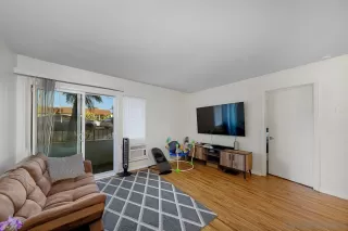 Photo #3: 240001371 Listing 