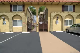 Photo #2: 240001379 Listing