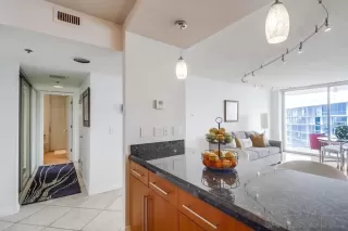 Photo #4: 240001383 Listing