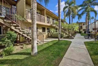 Photo #5: 240001410 Listing