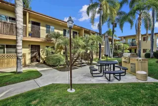 Photo #6: 240001410 Listing