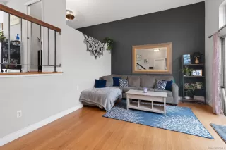 Photo #1: 240001419 Listing