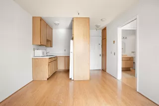 Photo #3: 240001471 Listing 