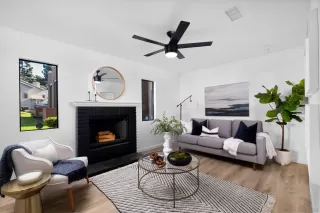 Photo #2: 240001498 Listing