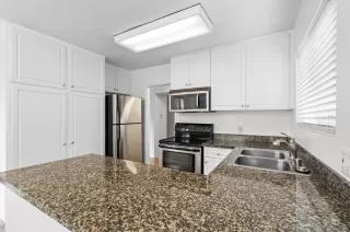 Photo #3: 240001519 Listing