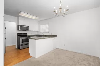 Photo #6: 240001519 Listing