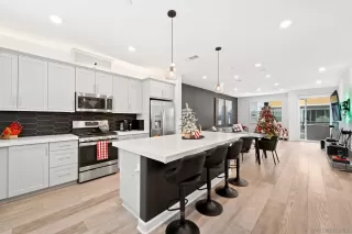 Photo #2: 240001567 Listing