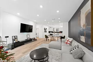 Photo #3: 240001567 Listing