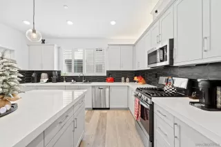 Photo #5: 240001567 Listing