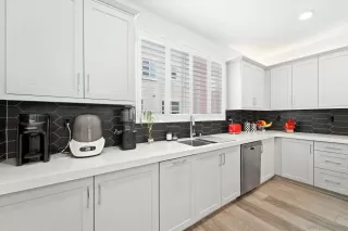 Photo #6: 240001567 Listing