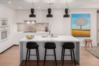 Photo #6: 240001587 Listing