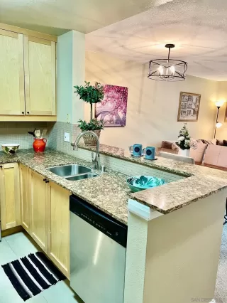 Photo #1: 240001590 Listing 