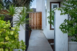 Photo #3: 240001651 Listing