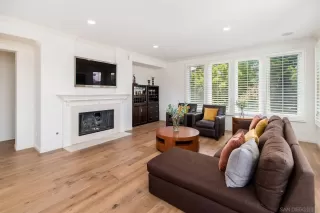 Photo #2: 240001696 Listing