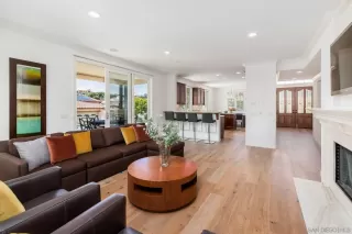 Photo #3: 240001696 Listing