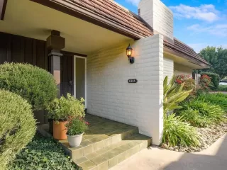 Photo #2: 240001726 Listing 