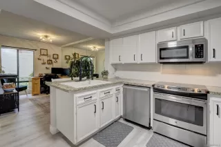 Photo #4: 240001822 Listing