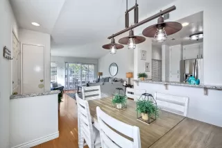 Photo #4: 240001838 Listing