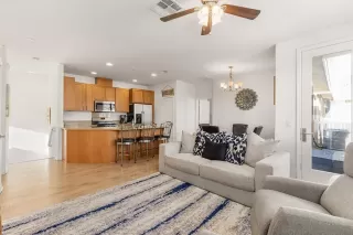 Photo #3: 240001839 Listing 